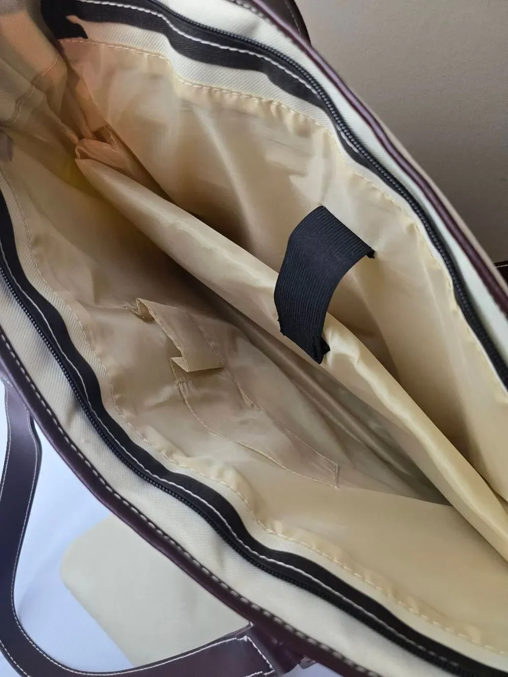 Laptop Bag Cream 3 piece set No Brand